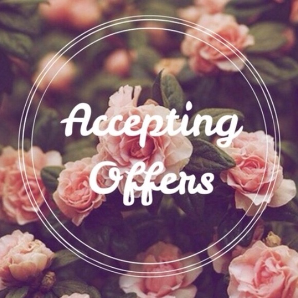 CHECK OUT MY CLOSET! - Picture 1 of 1